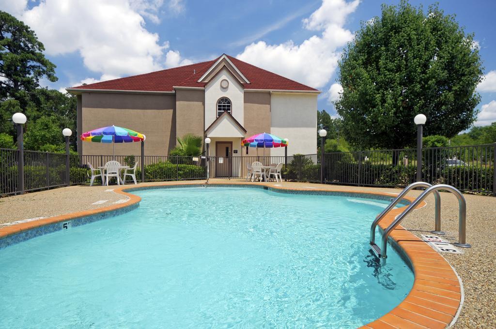 Hotel Quality & I-20 2*