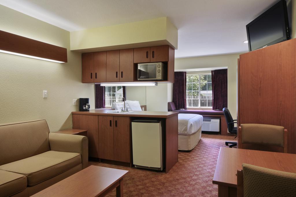 Quality & I-20 Hotel